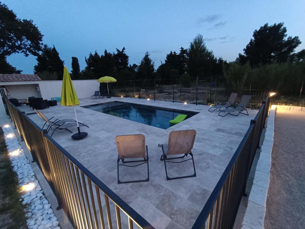 Maison Independante Avec Piscine, 10Min Avignon Pujaut Екстер'єр фото